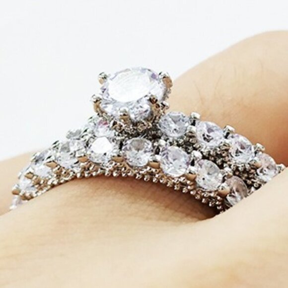 💥Luxury 2pcs/Set Wedding Engagement Ring Set for Women, F135 - Picture 1 of 8